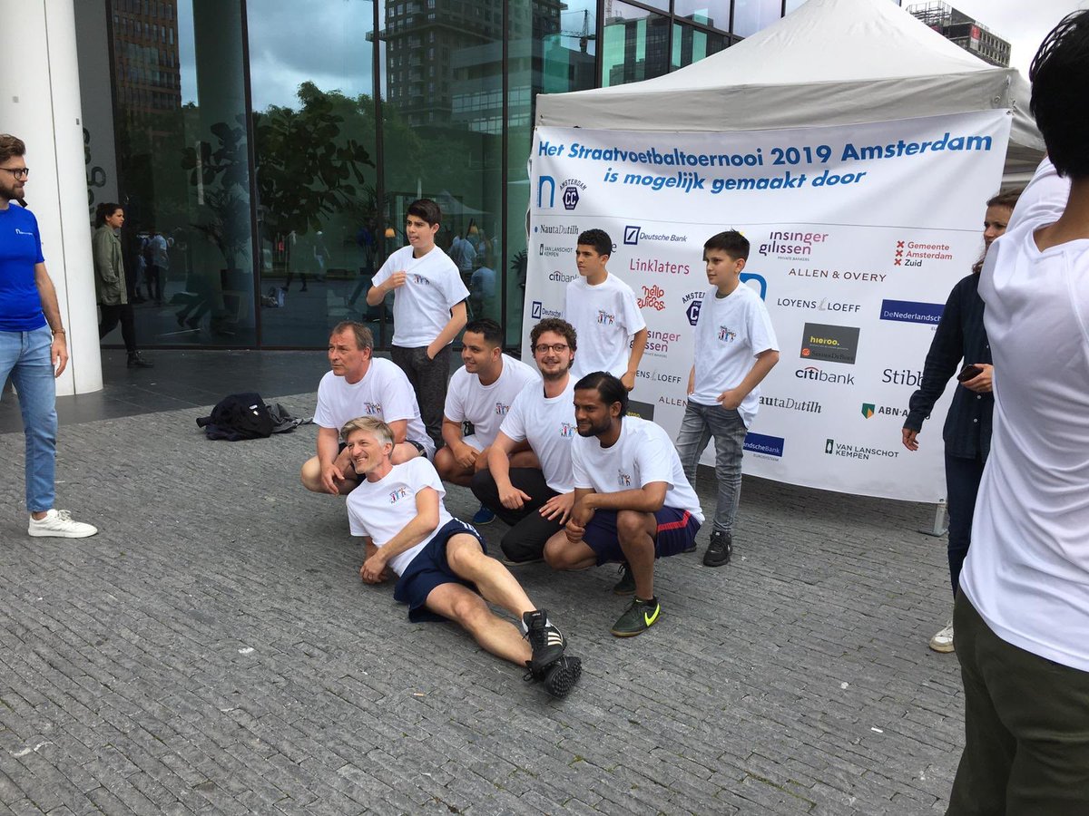 VerhoevenAngelo's tweet photo. Straatvoetbaltoernooi 2019 op ZuidAs! Met het top team van @StadsdeelZuid #weekvanZuid https://t.co/f5CHBpWiNP