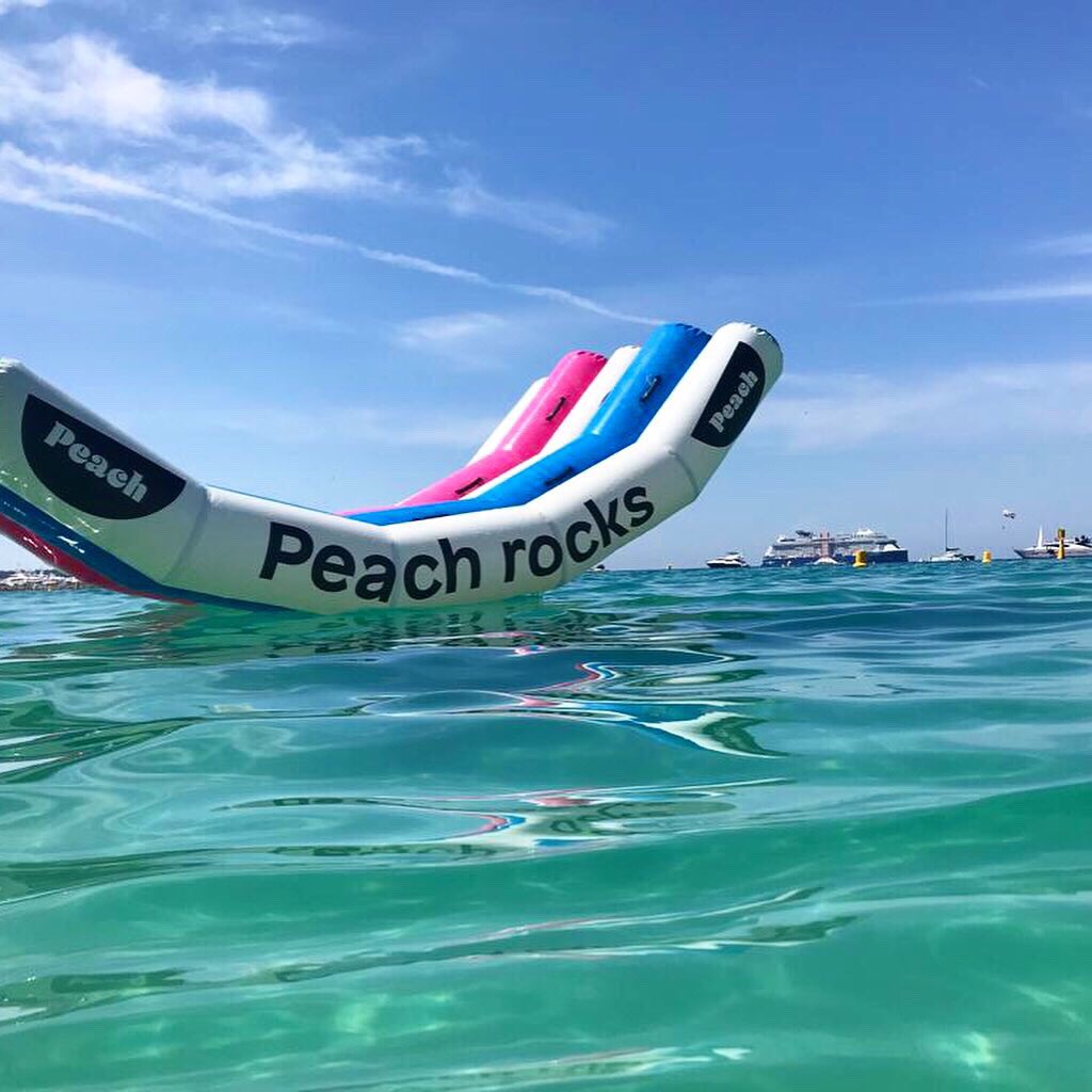 peach_video's tweet photo. Hello from #Cannes!
#LBBbeach #CannesLions https://t.co/CvfHwQh22s