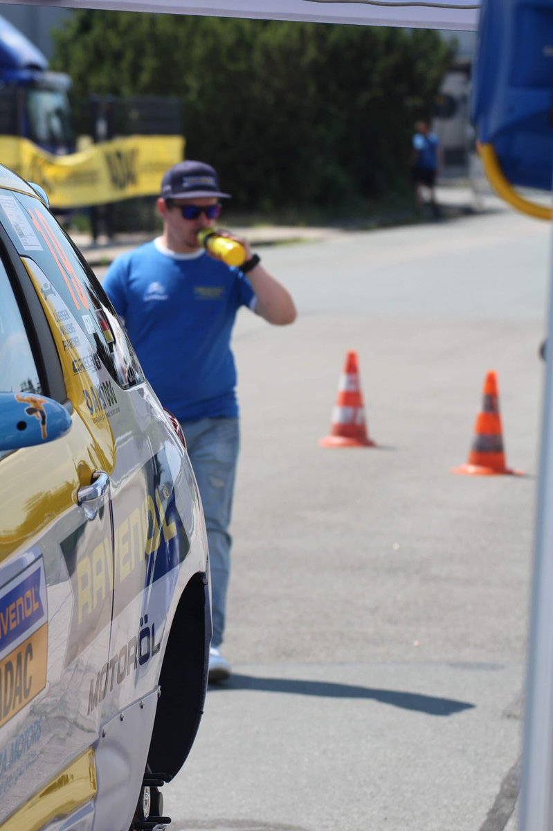 RAVENOLRallye's tweet photo. On Friday, we were already struggling with a problem on the left drive shaft, we could still save the waypoint, but we could not fix the problem unfortunately and a drive was therefore no longer possible. #ravenol #darkdog #citroen #nexttime #notfinished #comebackstronger https://t.co/773ddsDkVG