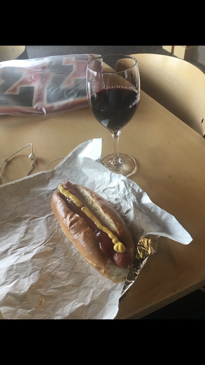 960boomer's tweet photo. Brent Krahn’s fancy lunch.  #fancypeople https://t.co/EL0YPYqjsw