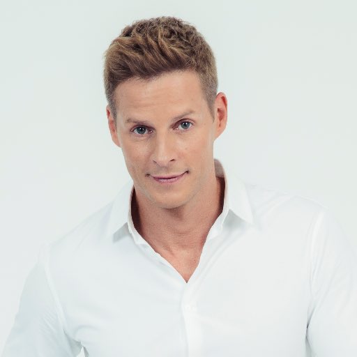 NMalaboeuf's tweet photo. #TVNotes2019- @Mdelormeau élu pour la première fois chroniqueur de la saison avec 19,7% des suffrages devant @lolobababa (15,2%) et @Tomisuper (12,4%) ! 👏 https://t.co/oHRRG0h1ms