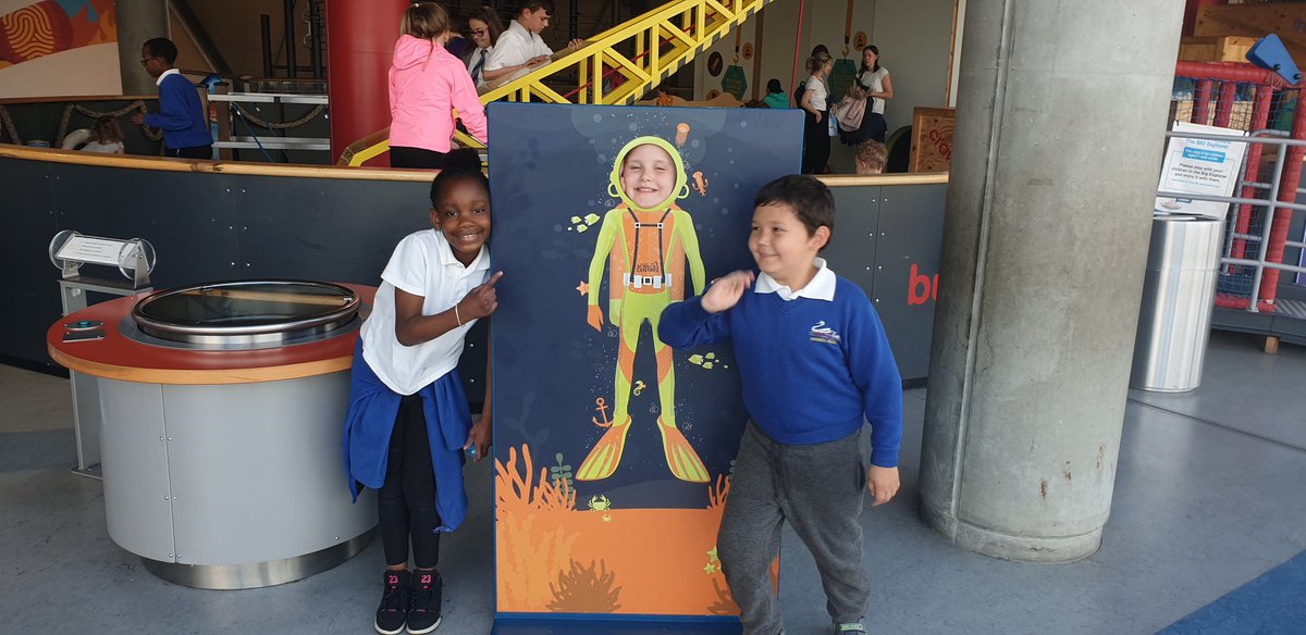 MrsPSmith7's tweet image. We are having a wonderful time on our trip to the science centre.  We are learning and laughing.  #STEM #summertrip #fun