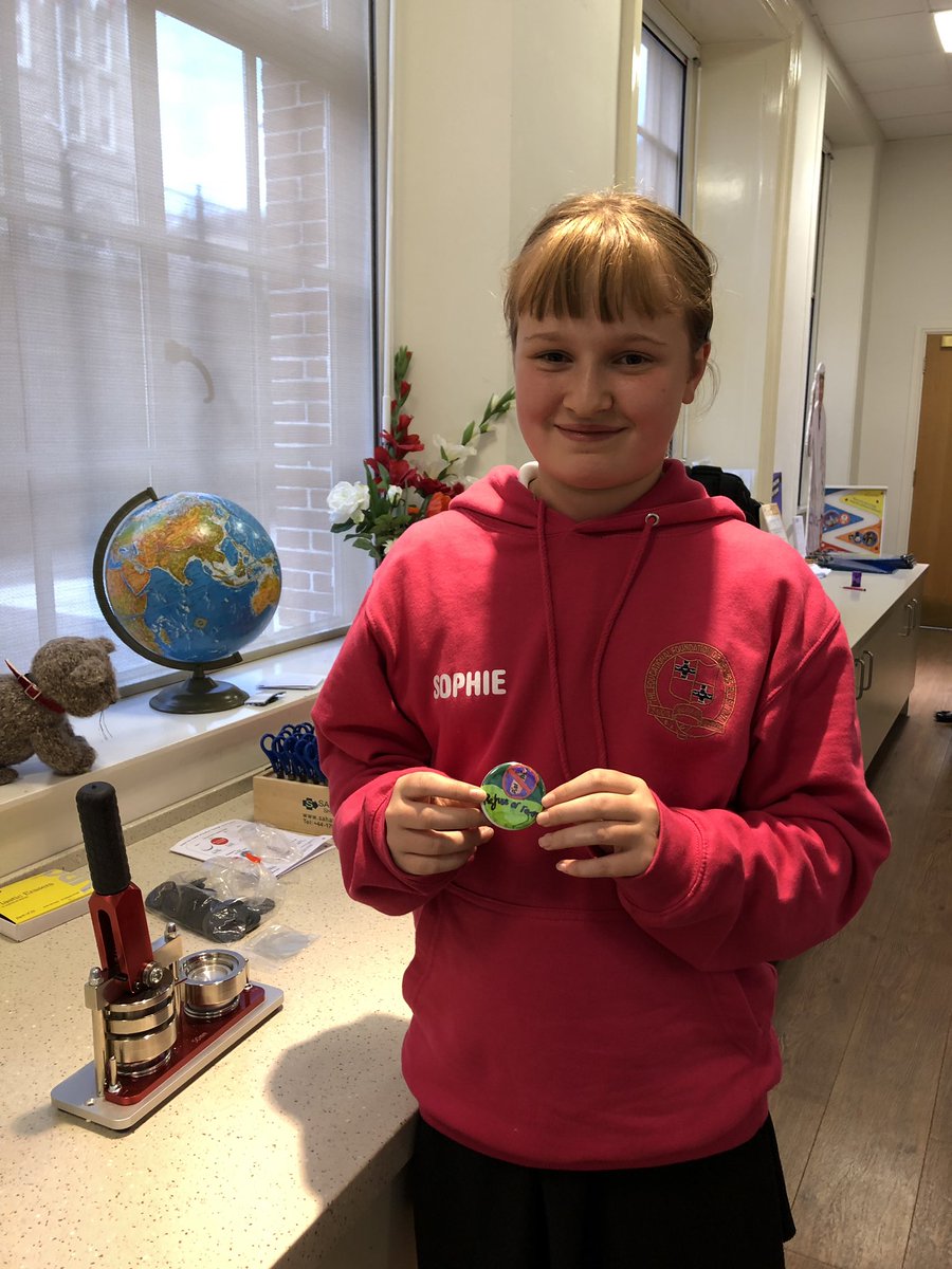 EllisYearFive's tweet photo. @TheEllisPrimary We are very proud of our campaign badges @EBMuseum @BarnsleyMuseums #preventplasticwaste #refuseorreuse #badgemaking #barnsleyisbrill #haveyoursay https://t.co/jXxy3eq2w7