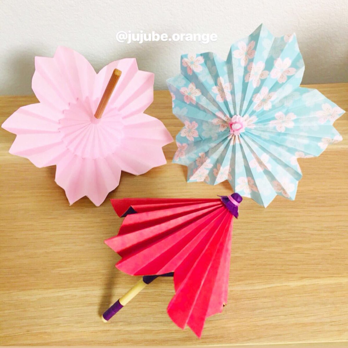 Jujube Orange 折り紙で作った 桜和傘 3つ完成しました 番傘のアレンジなので開閉可能です