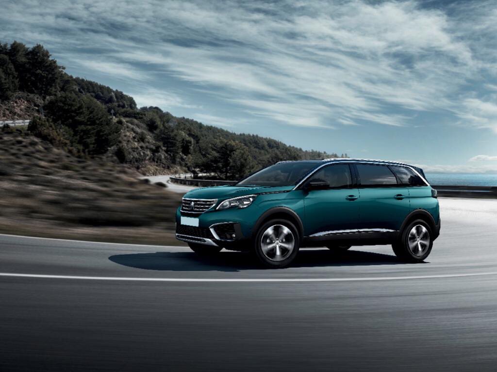 Hemos creado una nueva dimensión de espacio #NewSuvPeugeot5008 / 7 asientos.
