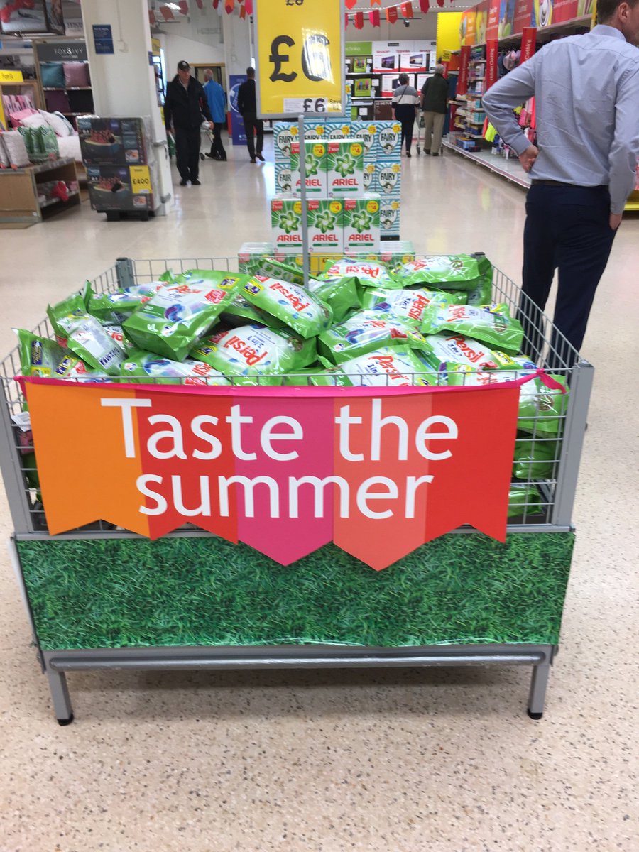 DavCritch's tweet photo. Tesco advertising towards the kids nowadays who eat washing tablets
#Tesco https://t.co/BQZ1EJZMm7