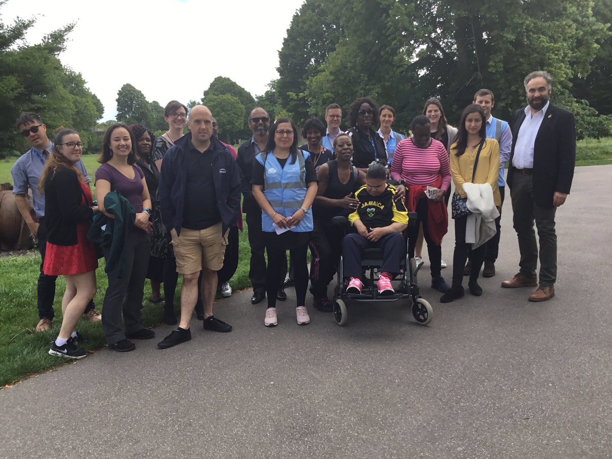 GreenPartyScott's tweet photo. Managed to catch this group in Brockwell park for #CleanAirDay @cleanairdayuk. As part of Lambeth Clean Air Week #LCAW19 our staff are running an anti-idling event in Vauxhall at 3pm, to encourage drivers to #switchoff when stationary! @idlingaction @globalactplan https://t.co/UPEqubY2Gl