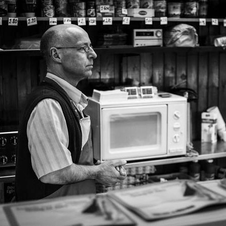 Triest nieuws uit de Grote Kauwenberg. Kruidenier en Antwerps icoon Jean-Pierre Sneyers is gisterenavond onverwachts overleden. Onze gedachten en medeleven gaan uit naar zijn familie en vrienden. Bedankt voor alles Jean-Pierre.