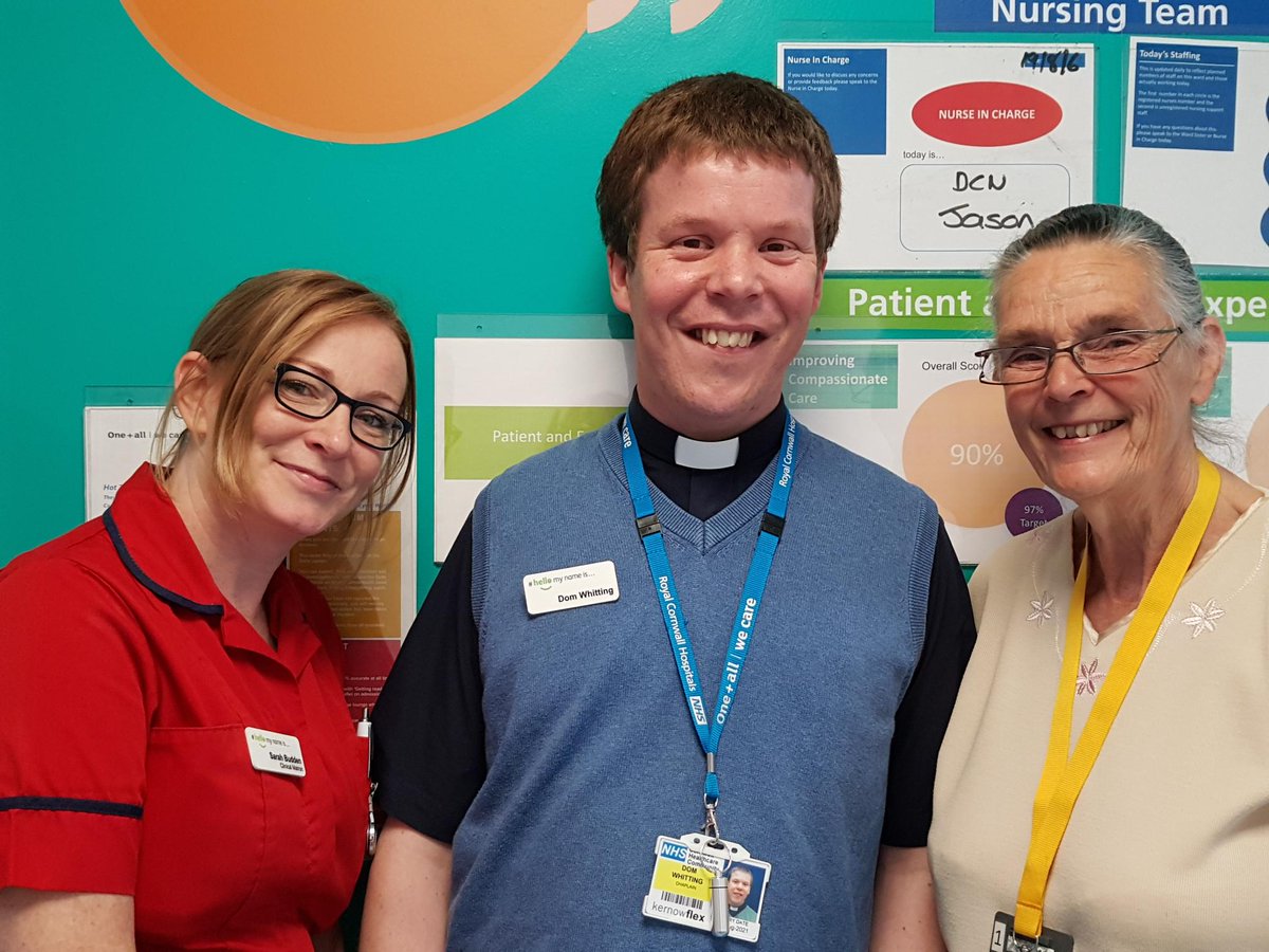 RCHTVoluntarySv's tweet photo. Thank a volunteer week welcomes Matron Sarah @MatronBudds with Chaplain Dom and Volunteer Jenny to Grenville ward @RCHTVoluntarySv @RCHTPtExp @ClaireDepChief . #rchtvolunteers . Threesome always great @RCHTScan4Safety https://t.co/mjAMz7j6NF