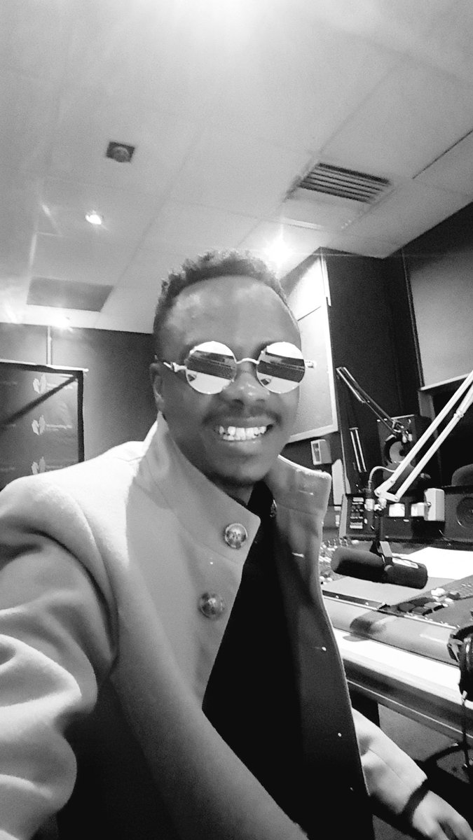 luckytlale's tweet image. Ke tshwere makhubu ka 3pm and waitse athothomela Tsunami hae lenda. #YourBoysFav Msasazi/ Mohashi/ Mogasi aka Sebuhudi  DonaDona