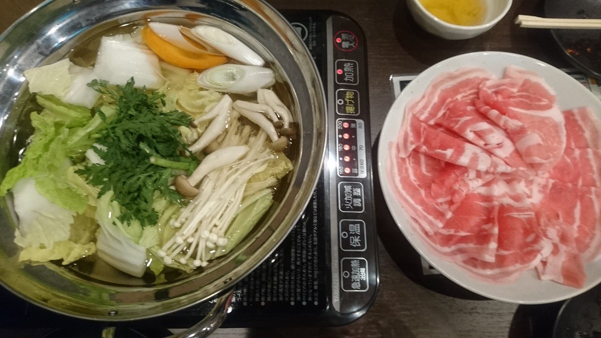 goldennemotoo's tweet photo. 明日OPENのおそばとしゃぶしゃぶが楽しめるお店、そば助さんのレセプションにお邪魔してきました！美味い！朝7時まで営業！通うの確定！！中央区南５条西４丁目4番地 弐号館 1階 サンヨービル #そば助 #すすきの #蕎麦 #しゃぶしゃぶ #二日酔い https://t.co/fhfPsvfhzY