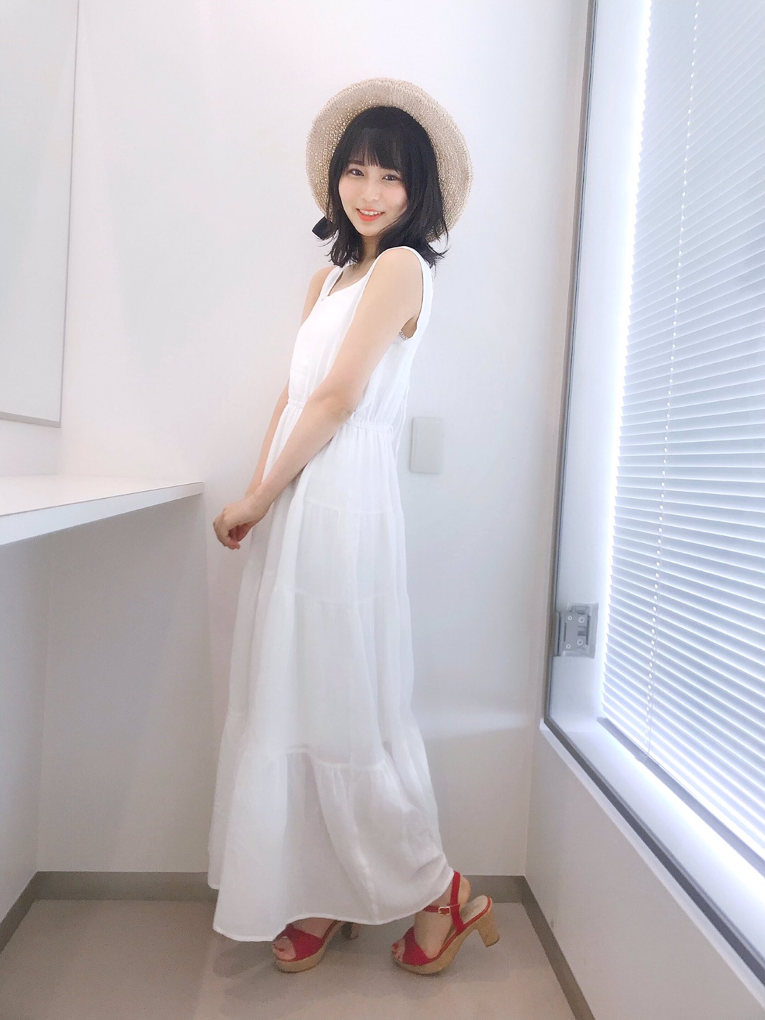 大場 花菜 麦わら帽子と白ワンピは夏の基本のキ T Co Mlxictiha9 Twitter