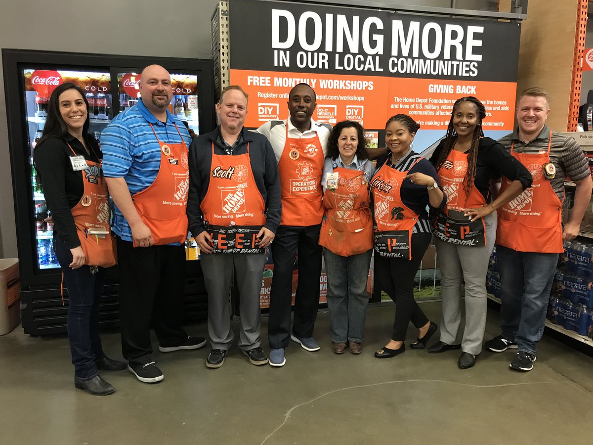 Shout out to Shela in store 6668 for receiving a safety award for being proactive and taking care of a hazmat spill in the store. Great Job!!!