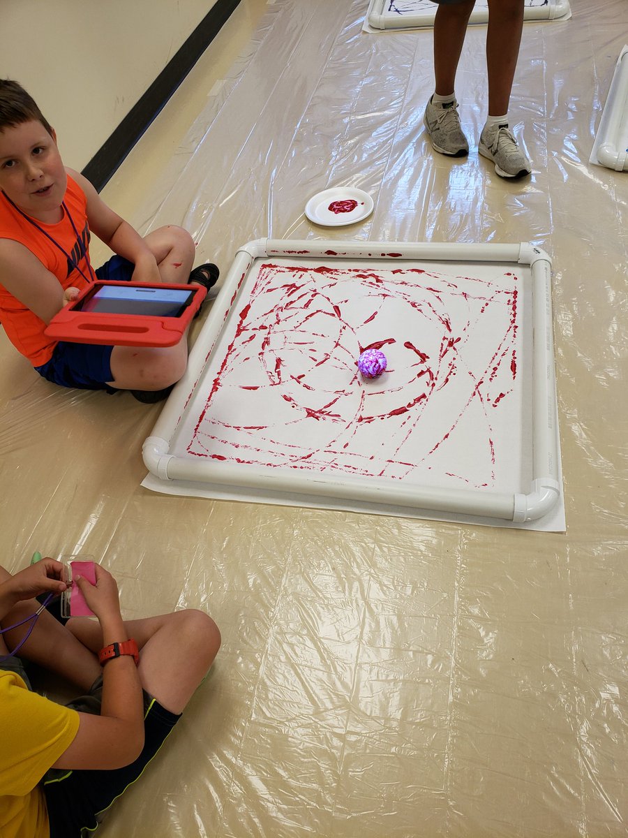 LisaBohaty's tweet photo. Painting with Spheros! So fun! @SummerTech_LPS @ITraudt https://t.co/YJyf0Oa4HX