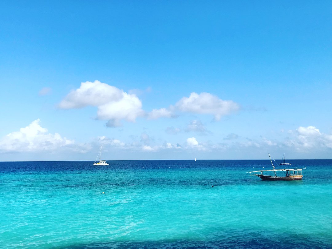 #Nungwi beach views, where the sky meets the sea are 👌

📷ale_otero_