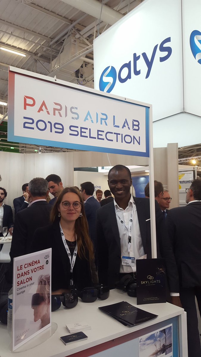 SkyLights tweet media