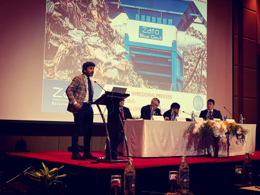 ZATOshredder's tweet photo. #ZATOrecylingsolutions presented today at 2019 #SEAISIConference in Bangkok the latest developments in #ScrapProcessing: #HammerMill #Shredder and the innovative #TwinShaftShredder Technology based on the concept #LowSpeed_HighTorque. https://t.co/f5cC1yTM2B