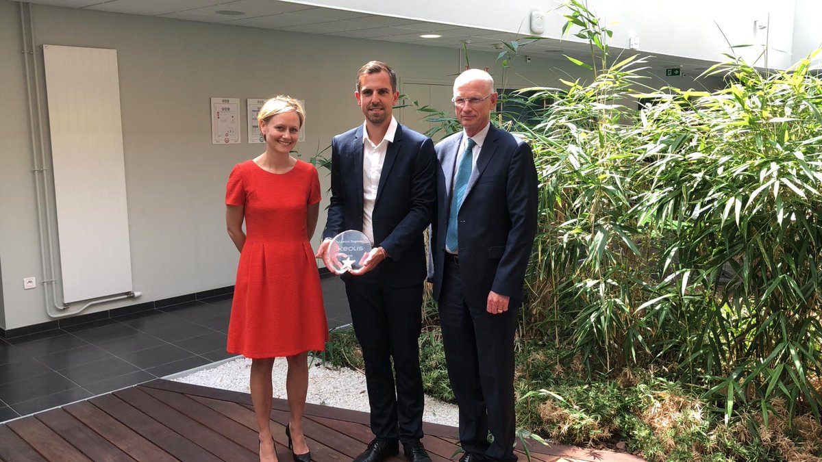 Gilles_Fargier's tweet photo. Toutes mes félicitations à Stéphane Dumez 👏, l'un des 18 lauréats #Keolis 2019 pour les trophées #SNCF grâce à son projet:Optimisation du coût global de possession des barres de guidage du #métro VAL après 35 ans d'exploitation #PerformanceEconomique #KeolifeLille #maintenance https://t.co/rGKcg5patF