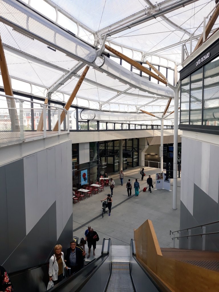 A l'approche de son inauguration officielle (prévue le 3 juillet), la nouvelle gare de #Rennes se dévoile peu à peu. Et le résultat est plutôt séduisant 🤩