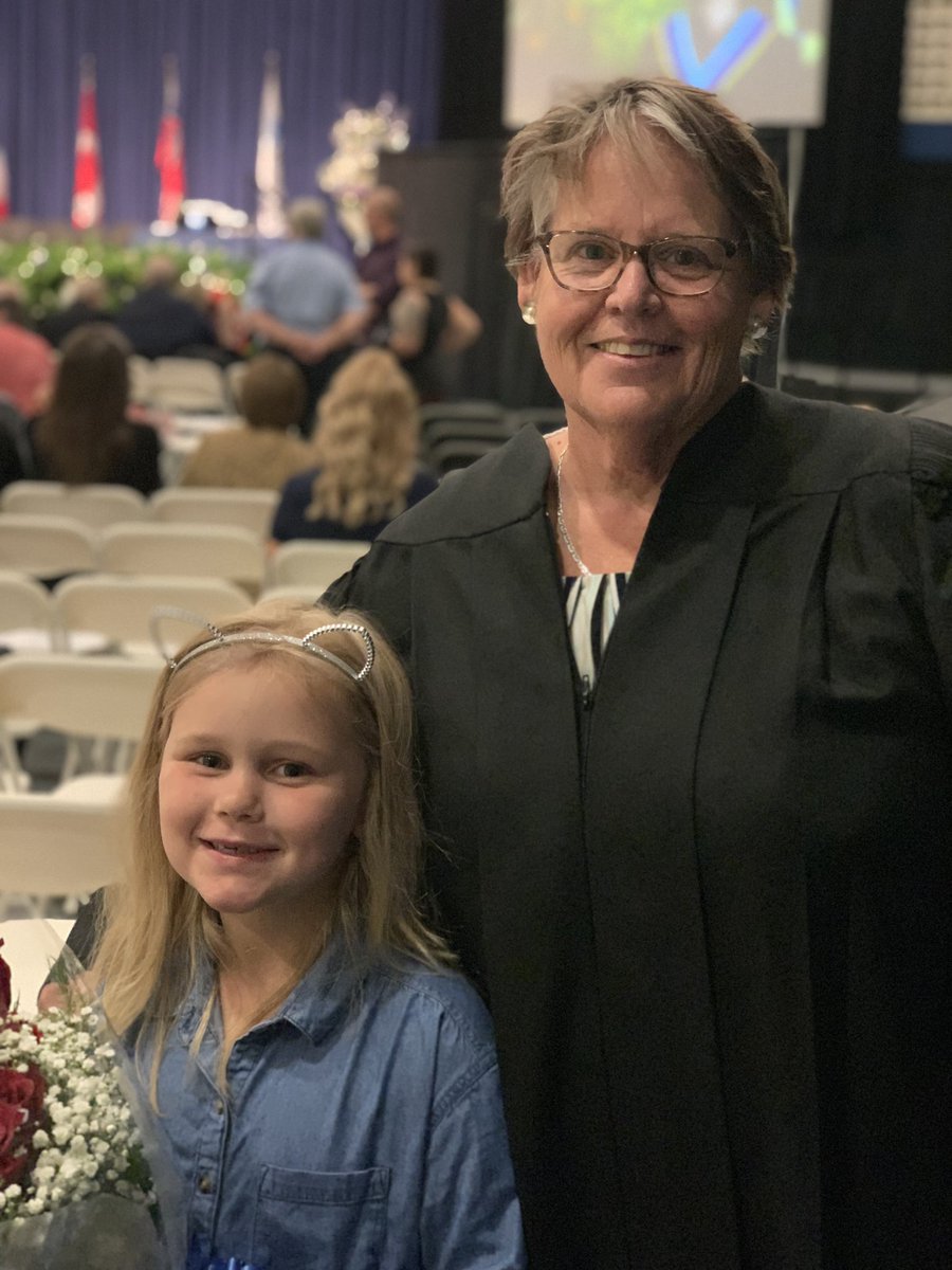marti5acc's tweet photo. Convocation celebrations with my brilliant mum, Heather Tomascin! 💙🐝 Commercial Beekeeping genius! #NCgrad19 https://t.co/CenFXyFimU