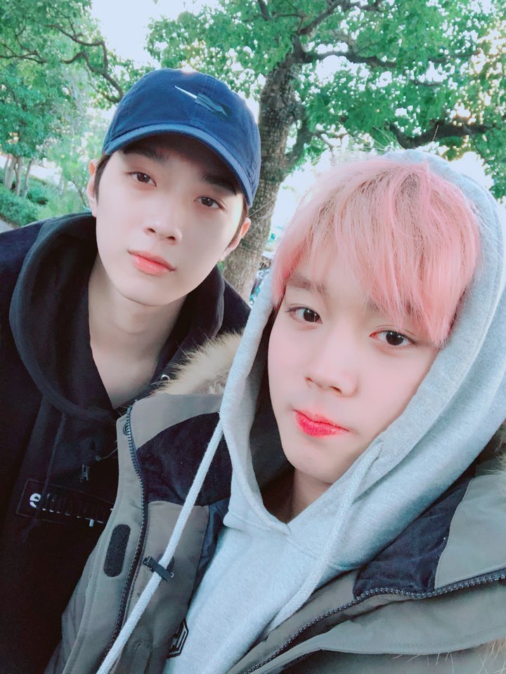 wkqtletjd's tweet photo. 프으사 고민중,,,, 뭐하지,,, https://t.co/x3pw1bNhzP