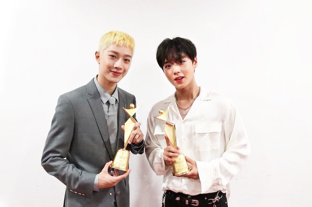 wkqtletjd's tweet photo. 프으사 고민중,,,, 뭐하지,,, https://t.co/x3pw1bNhzP