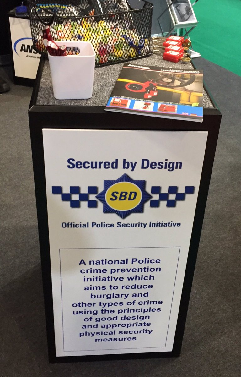securedbydesign's tweet photo. Really great to catch up with @SecurikeyLtd and @MasterLockUK at @IFSEC - and we can find absolutely no fault with their brilliant stand! Looks great! #PolicePreferredSpecification #CrimePrevention https://t.co/GLDz2h4wGx