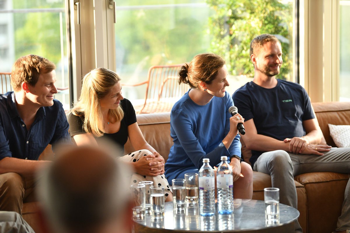 What do 8 fans of #multimodality do on a sunny Wednesday evening in Berlin? Discuss all things #futuremobility at #Jelbi’s  first ever panel event. Thanks @Trafi_Platform and <a href="/BVG_Kampagne/">Weil wir dich lieben</a> for organizing it &amp; @j_stueber for being our wonderful moderator! @BVG_BerlKoenig <a href="/viavan/">Via Vanesa</a>