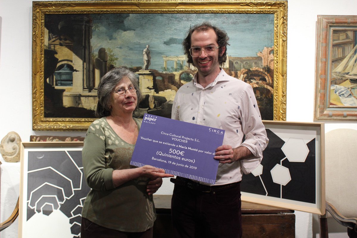 La guanyadora del premi dels 500€ del #worldpapergallerybcn per adquirir una obra d'art, ha estat, Maria Muntó i ha escollit una obra sobre paper de l'artista Gorka Chillida que es podia visitar a la galeria Clavell Morgades durant el WPGBcn Enhorabona! Esperem que ho gaudeixis!