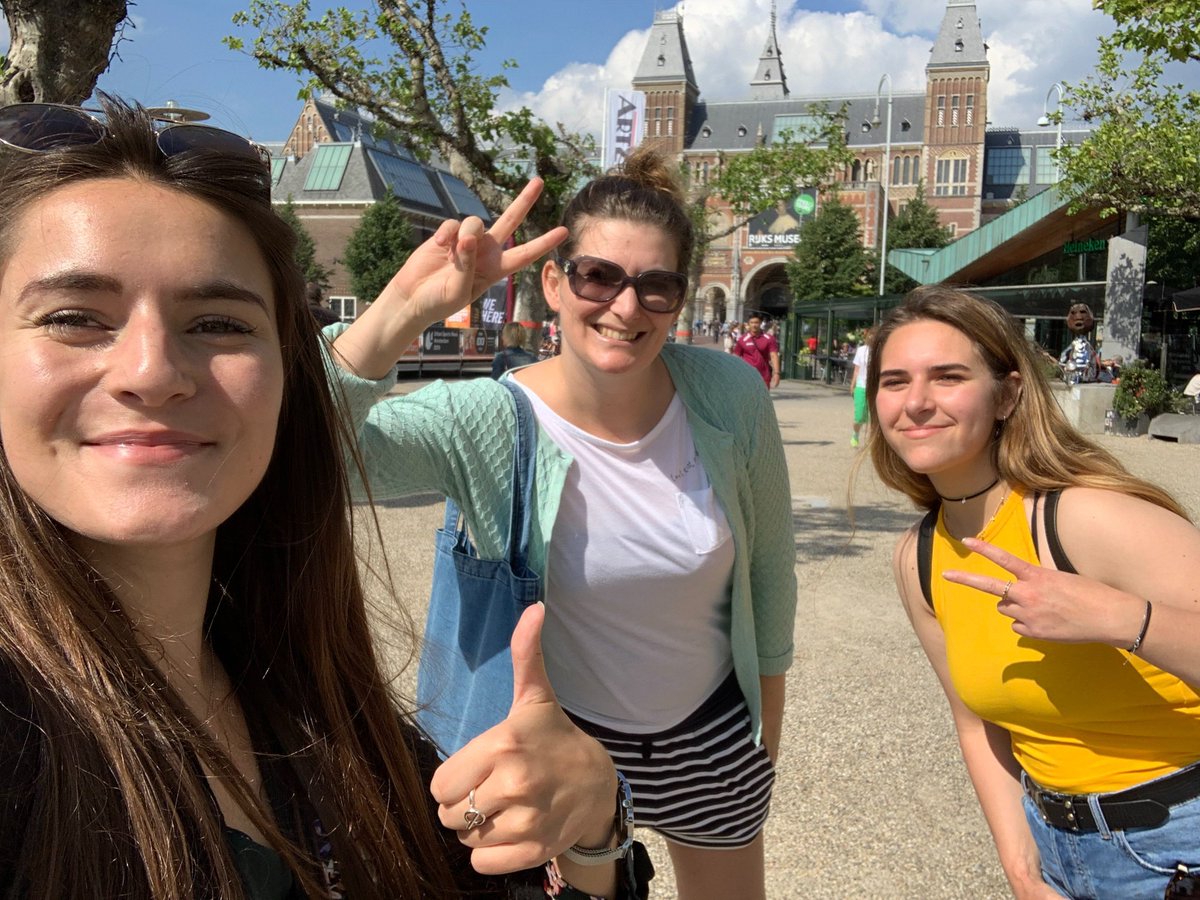 diascla1's tweet photo. WANTED: 2 Female volunteers (vrijwilligers) at @RYBWomen @RYB_NL to join our team a few hours in #Amsterdam with interviewing people in the streets, asking 4 questions ! If interested, please contact me! Cléa https://t.co/wAYQ3MesYy