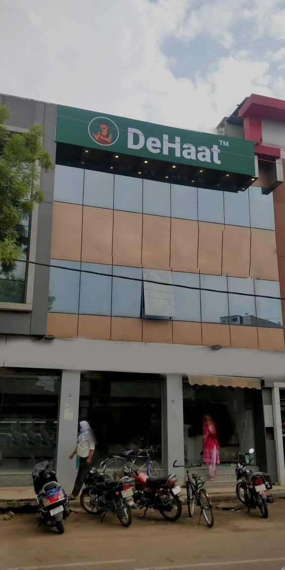 ShashankFnF's tweet photo. Many many congratulations to entire @DeHaatTM #team for inauguration of regional office at #Varanasi #UP and lots of good wishes to create disruptive last mile footprints in eastern UP #Agritech - Thanks all well wishers, partners and most importantly our member #farmers https://t.co/2WhZtFRBao