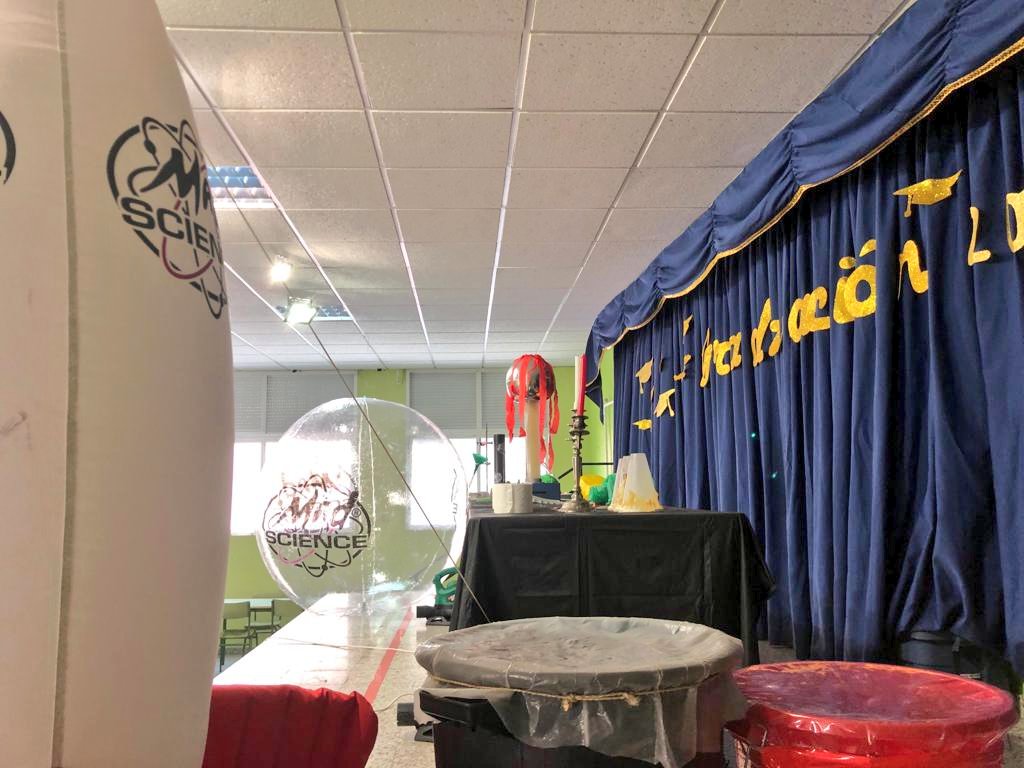 corteserasmus's tweet photo. No es por nada pero ya está toooodo listo para mañana! Han llegado los chicos de Mad Science y han dejado así el comedor para la celebración del fin de curso 2019 y fin de Erasmus Plus en el Capitán Cortés #ErasmusPlus #Madrid https://t.co/coJLooSAXC