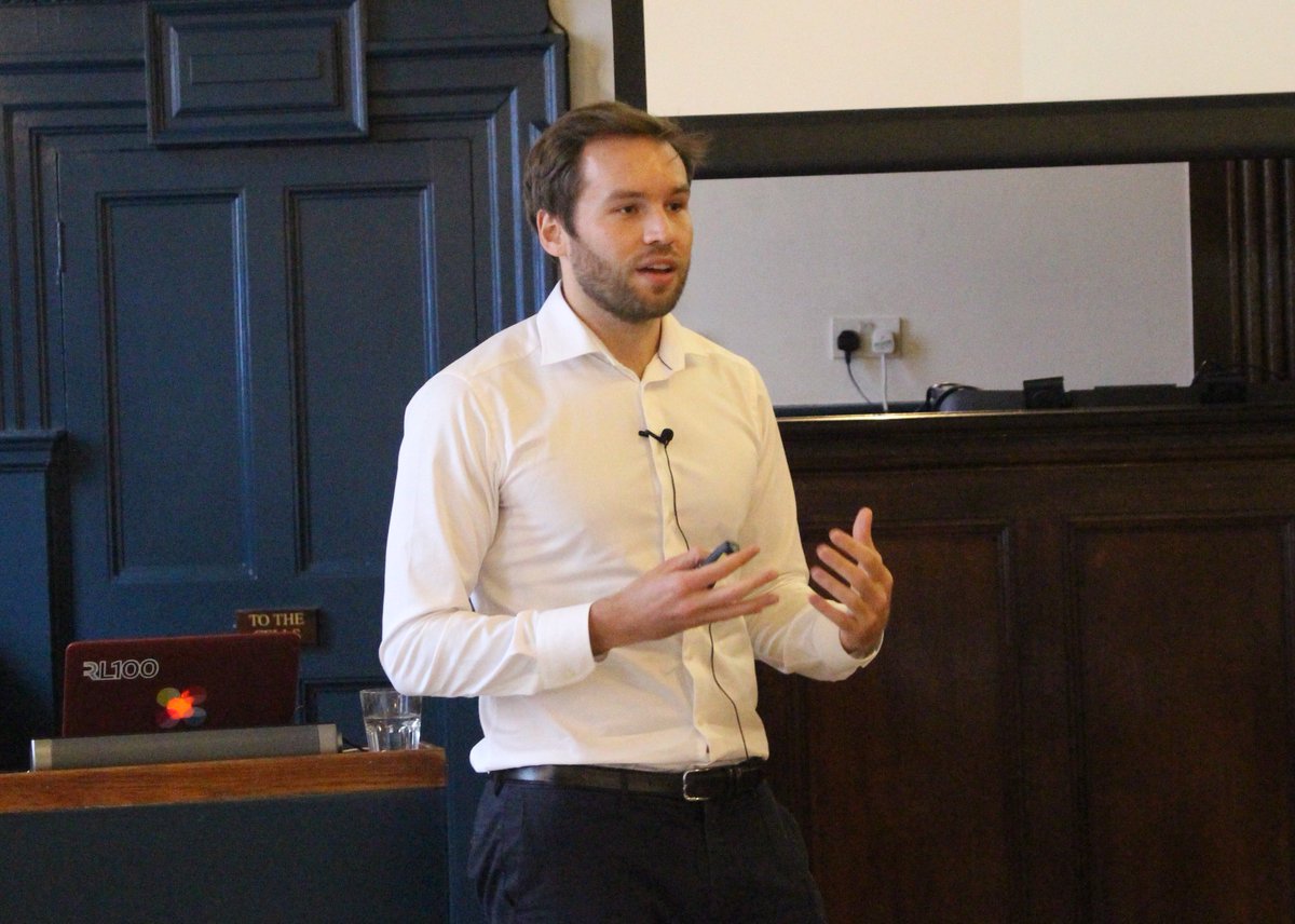 RecFest_Global's tweet photo. '61% of students and graduates donโt think employers are doing enough to
hire people from diverse backgrounds' thought provoking insight from @DebutCareers at our Future Talent event today in Covent Garden #RecEvents https://t.co/Q2hyMMimTM