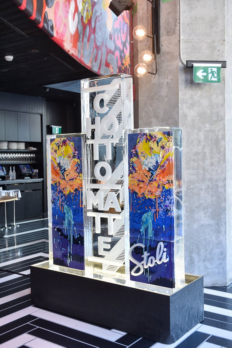 Hand-painted murals in ice at the Opening for <a href="/ChottoMatteTor/">ChottoMatteToronto</a> -161 Bay Street #Toronto #Ontario 

Photo Credit: <a href="/georgepim26/">GeorgePimentelⓂ</a> #ComeAsYouAre #icesculpture #foodies