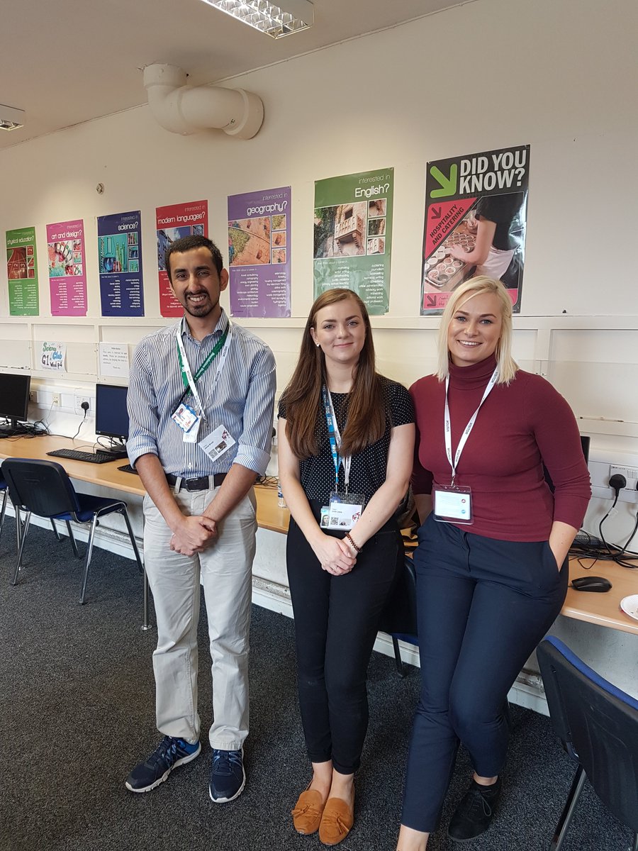 AlexFutureFirst's tweet photo. @officialhallx thanks to all of the inspirational alumni that volunteered to speak to current Sixth Form students today about the world of work! https://t.co/YUu8xoQ4d5