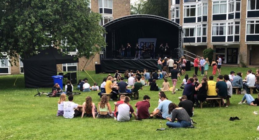 hi_lights_tv's tweet image. Nice relaxed time for our noise boys while the real workers get ready for the next job back at the warehouse! #yamaha #prolyte #prerig #keepontrucking