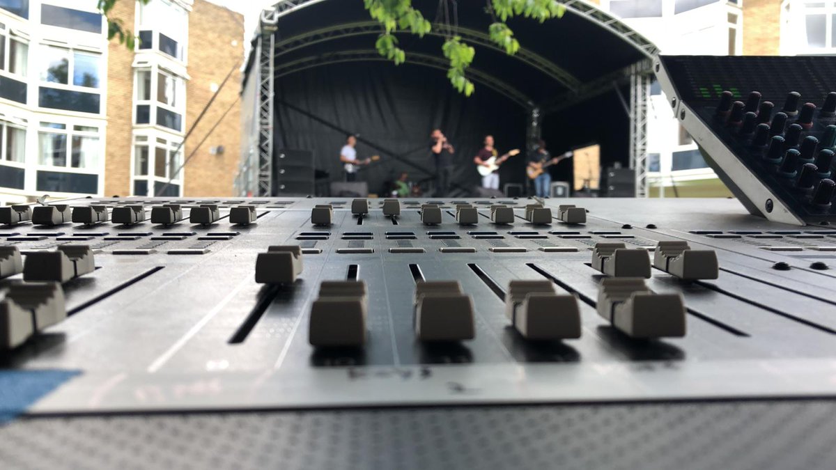 hi_lights_tv's tweet image. Nice relaxed time for our noise boys while the real workers get ready for the next job back at the warehouse! #yamaha #prolyte #prerig #keepontrucking