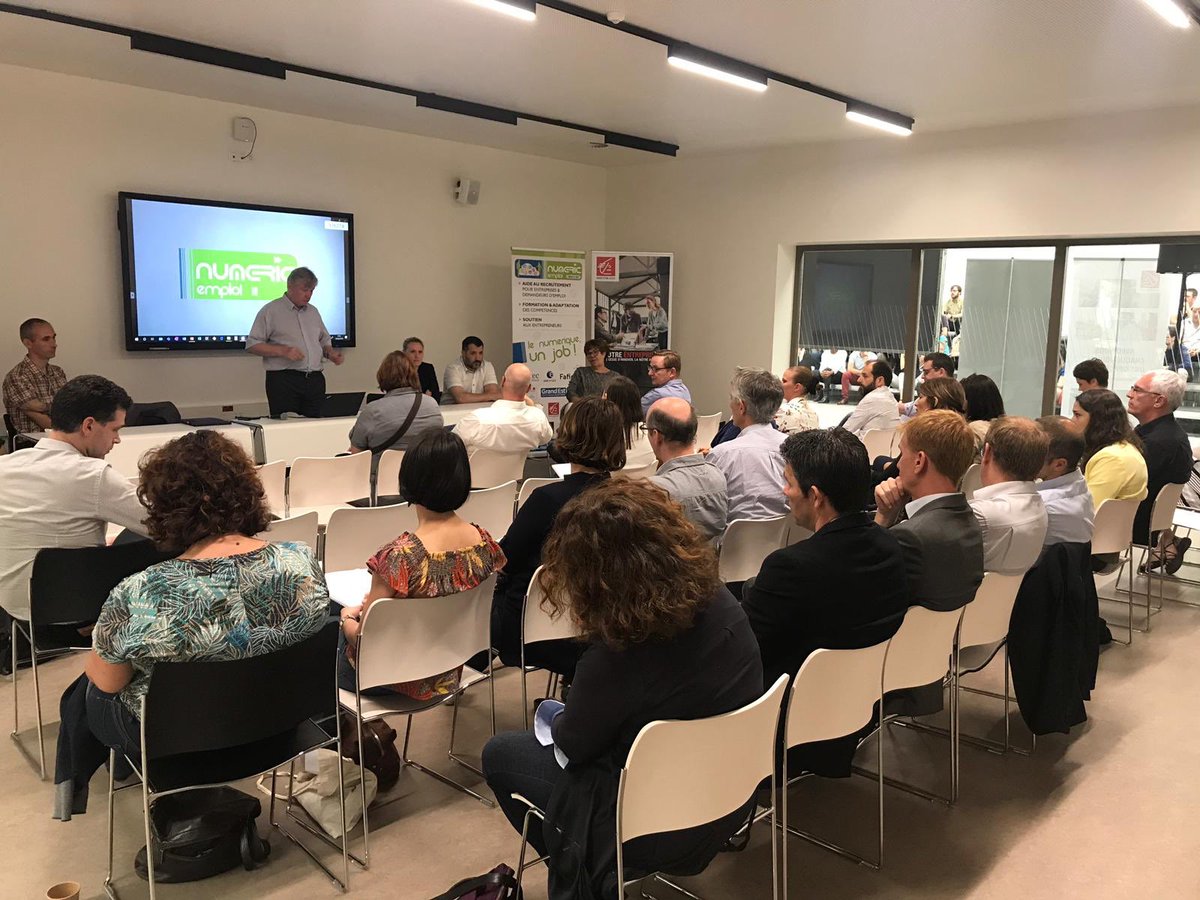 CaissEpargneGEE's tweet photo. Présentation ce matin au KMO #Mulhouse du dispositif #Neobusiness par @CaroleMurphy67 Directrice du Centre d’Affaires Sud Alsace @CaissEpagneGEE lors de la Matinale « Emploi &amp; compétences pour les métiers du #numérique » https://t.co/Q8wjsIwgcX