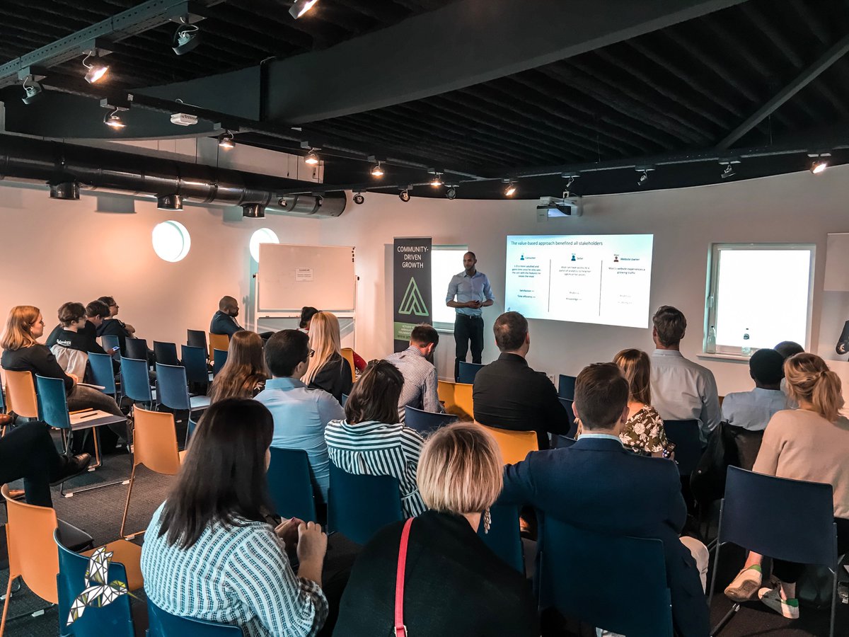 PricingPact's tweet photo. Thank you @rienvdb and Rik Lagey for the organization of the #smdayBE and @Ambassify, @Safeshops_be and @mediaspecs for their support.
Let's price right in #ecommerce ... and in other sectors!
#smdayBE #ecommerce #pricing #marketing #sales #finance #impact #optimization #cash https://t.co/WjE3K6v3x8