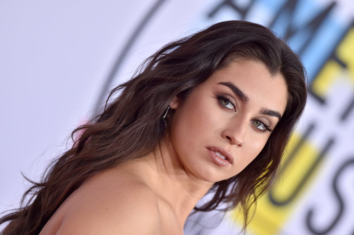 LMJUpdates's tweet photo. My #TeenChoice for #ChoiceSongFemaleArtist is "Expectations" by 
@LaurenJauregui https://t.co/anapAs7fUx