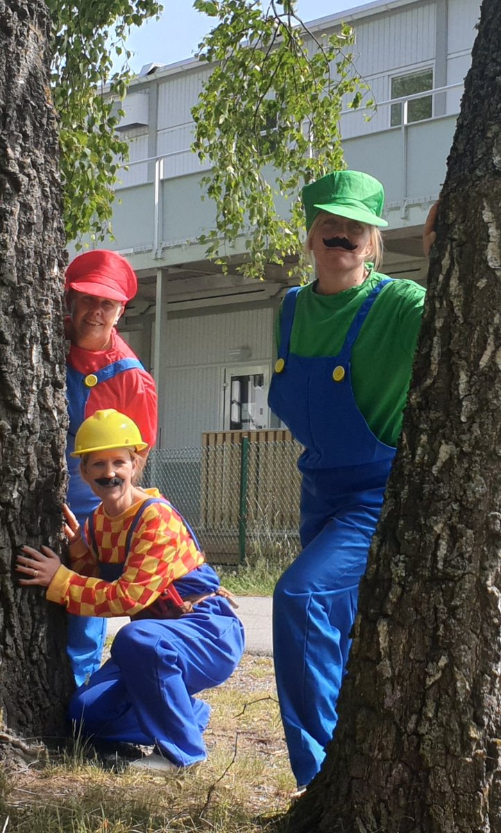 Skolledningen önskar alla elever, vårdnadshavare och medarbetare en riktig trevlig sommar!  ☀️