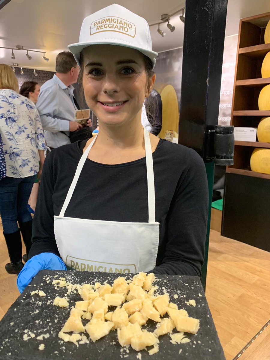 ParmesanUK's tweet photo. Calling all #ParmigianoReggiano fans in #Manchester & #Bristol - keep your eyes peeled for our trailer this weekend! From 10am-6pm, we will be #CheeseSampling at:
๐New Cathedral Street, Manchester on Fri. 21st June
๐Promotional Site 3 via Narrow Quay, Bristol on Sat. 22nd June https://t.co/DeyX9ogbti