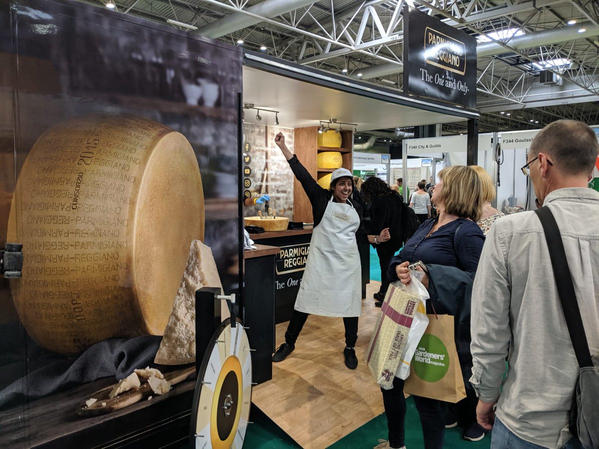 ParmesanUK's tweet photo. Calling all #ParmigianoReggiano fans in #Manchester & #Bristol - keep your eyes peeled for our trailer this weekend! From 10am-6pm, we will be #CheeseSampling at:
๐New Cathedral Street, Manchester on Fri. 21st June
๐Promotional Site 3 via Narrow Quay, Bristol on Sat. 22nd June https://t.co/DeyX9ogbti