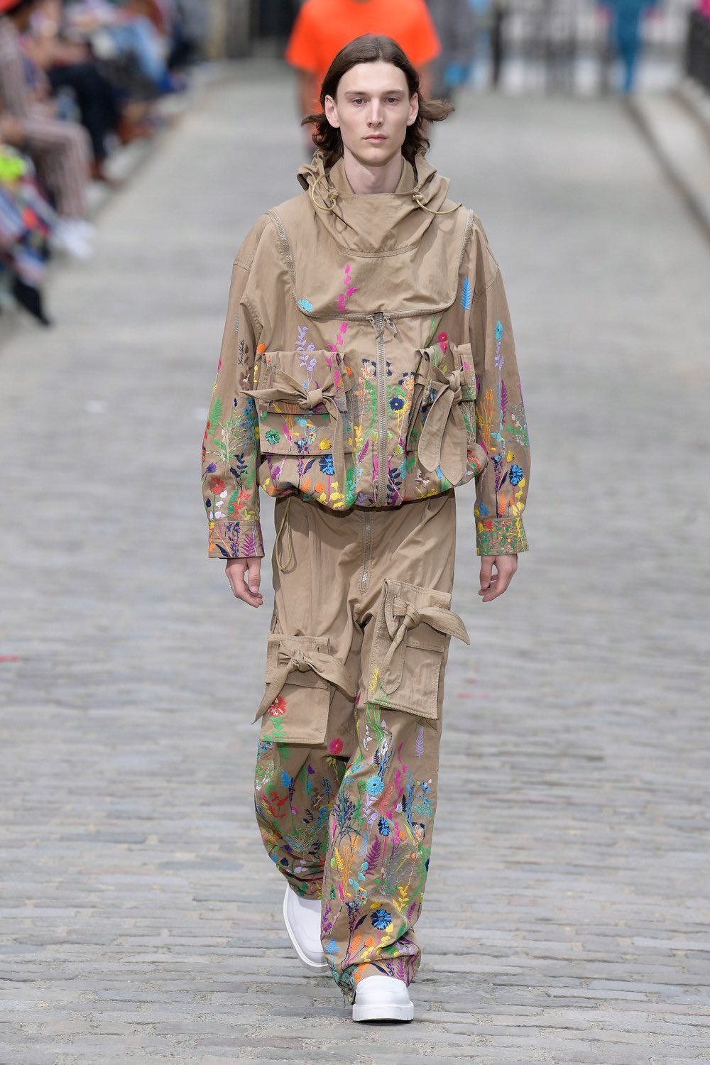 Kræft Merchandiser digital Street Night Live on Twitter: "Louis Vuitton SS20 Although I picked some  very vibrant coloured pieces, majority of the collection is sporting a lot  of pastel colorway while maintaining the baggy tailoring