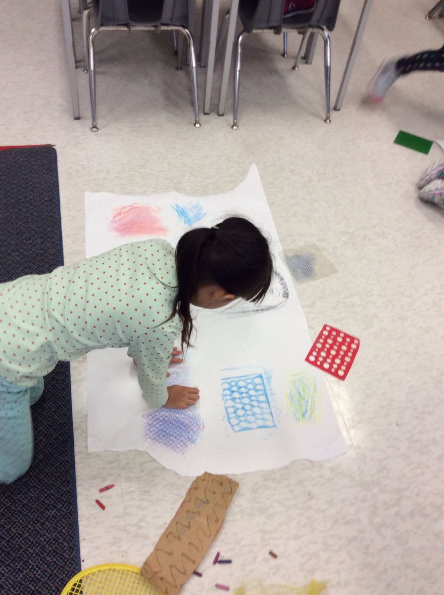Alexmuir_TDSB's tweet photo. Learning about the creative process from our guest artist #goalfornextyear #kickstartarts https://t.co/nYSji1Zd3q
