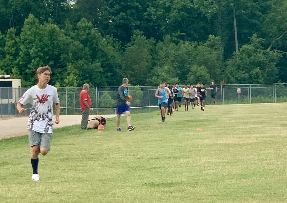 itsjustamatter's tweet photo. 7am soccer workouts + no time to make coffee = tired mom 😫😴 #worthit #happykid #isitnaptimeyet #carsonhighschool #soccer #workhard #defense https://t.co/2bOlmHHEJB