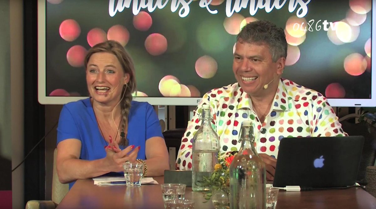 Alweer 7e #talkshow van #Linders&amp;Linders , gasten Jim Plaum, Sandra  Gremmen en Noemi Sarpre. Over social media, succesvol ondernemen en  dromen durven en doen! Muzikale intermezzo van de MusicalMakers en  Vincie Gijsbers. youtu.be/KSJUQ-HudoI  vanuit #Catharinahof #Grave