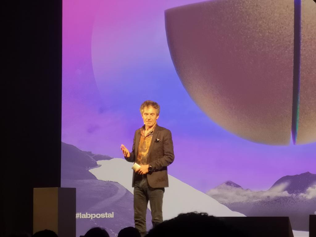 GroupeLaPoste's tweet image. #LabPostal | @EtienneKlein revient sur &quot;la Bing Bang Theory&quot;