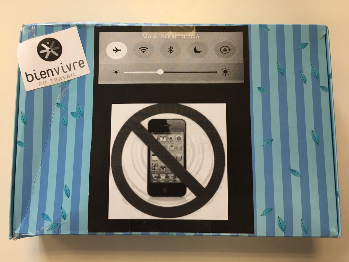 La <a href="/CMBStBriceAntra/">CMB Saint Brice/Antrain</a> en mode RSE avec le recyclage ♻️ de la #happycafé box (🙏 #BienVivreAuTravail Arkea) en box à portables pour une déconnexion  salutaire. Défi  <a href="/35_mace/">EDITH M🅰️CE</a> <a href="/CMB_DD35/">Crédit_Mutuel_DD35</a> relevé !!!