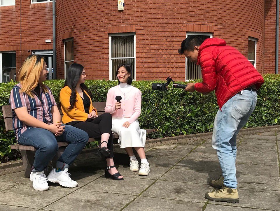 CMetInt's tweet photo. Exciting day filming on campus today for Vietnamese Television Channel VTV7! Thanks to our Vietnamese students and  academics who did a great job talking about the university and the city of Cardiff, stars in the making! ⭐️🎥🏴󠁧󠁢󠁷󠁬󠁳󠁿 #cardiffmet #cmetint #vtv7 https://t.co/BghkRaN2W1